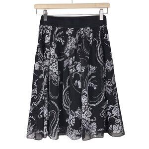 WHBM Black and  White Floral Flare Skirt  Size X-Small